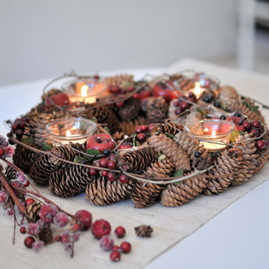 Ghirlanda din conuri