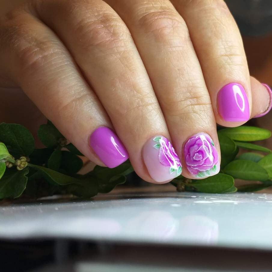 Mov si liliac pe unghiute inspirate de aromele si culorile primaverii 