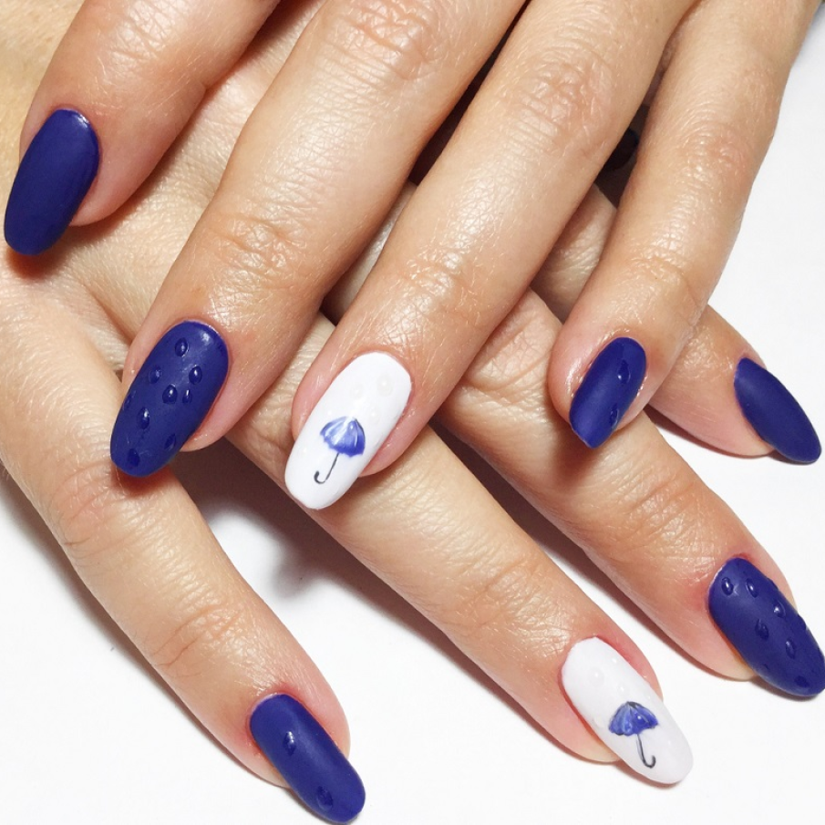 Stropi de ploaie pe unghii 