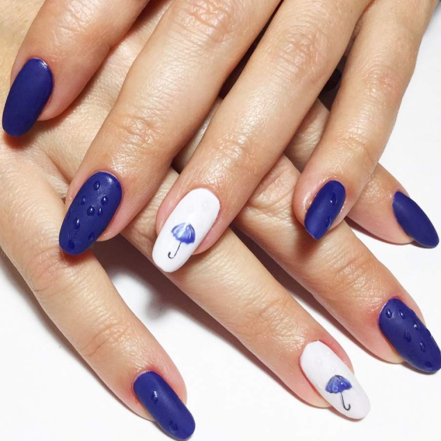 Stropi de ploaie pe unghii 