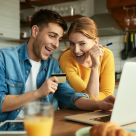 Top 3 piese de mobilier pentru bucătărie pe care le poți cumpăra în rate