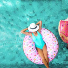 Cum sa te faci remarcata la piscina. Afla ce trenduri aduce vara lui 2018