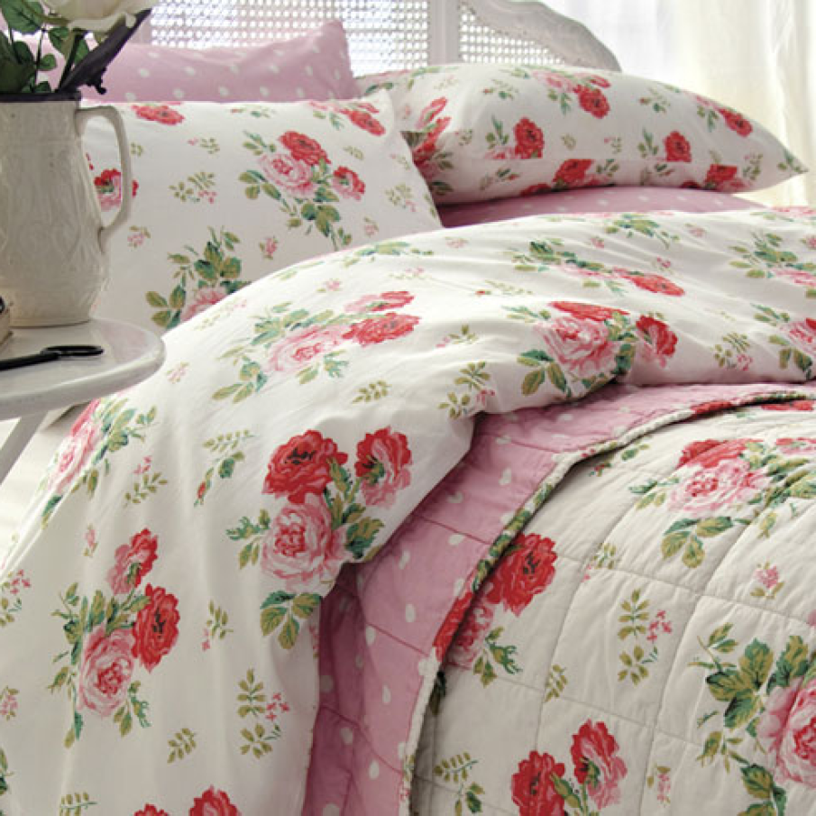 Lenjerie de pat cu motive florale