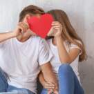 Compatibilitatea femeii Vărsător cu bărbații zodiilor de aer: Gemeni, Balanță, Vărsător