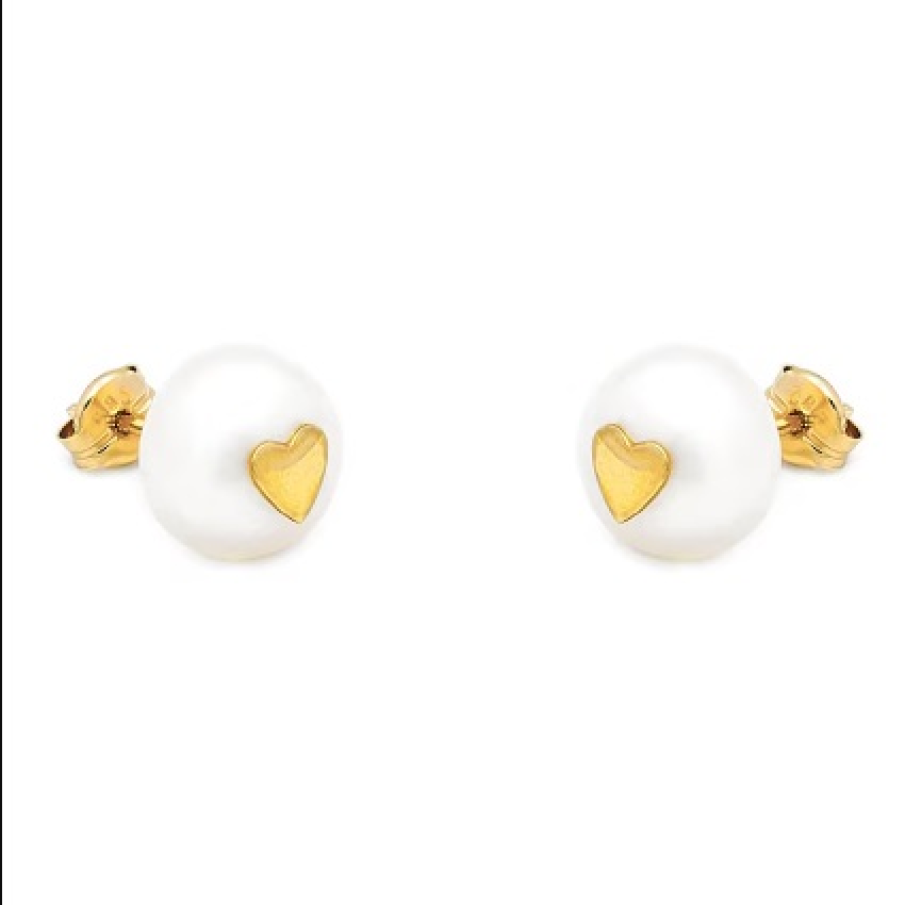 Cercei cu tijă DIVA PEARLS, din aur de 14K, cu perle decorative de cultură în mijlocul cărora sunt plasate inimioare aurii 