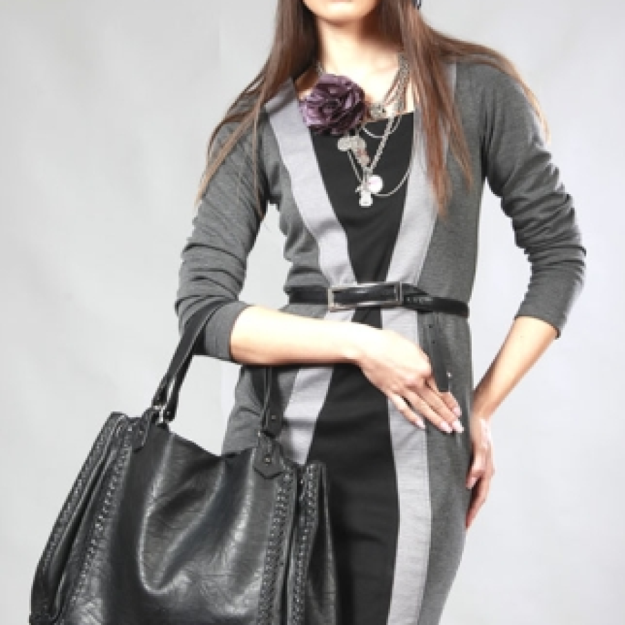 Rochie cu jocuri geometrice
