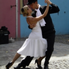 In stil Tango. 10 obiecte vestimentare  si accesorii in pasi de Tango