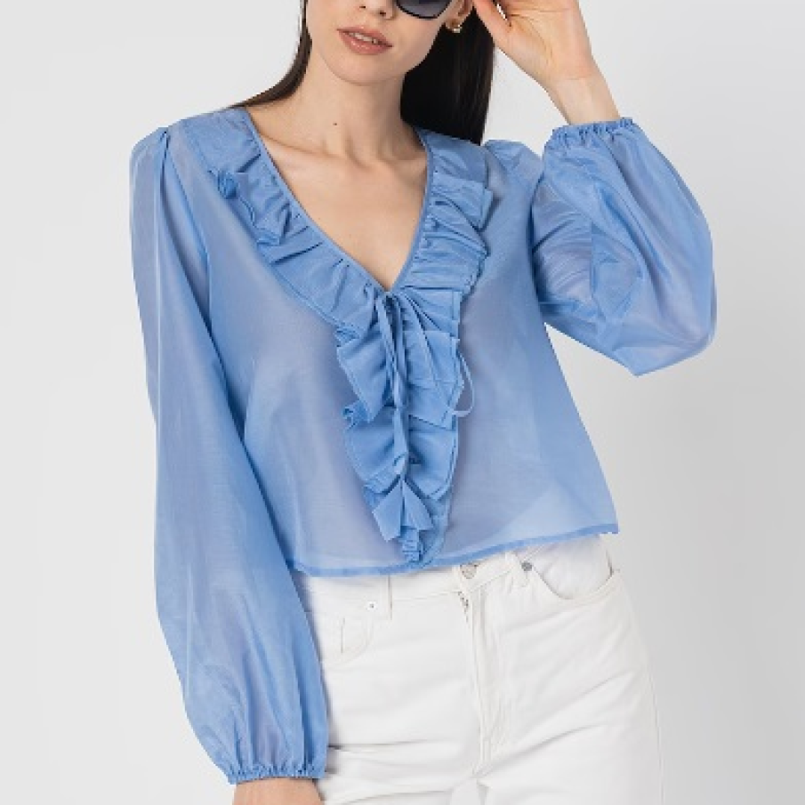 Bluza din amestec de mătase, cu volane, de la Max&Co. Este într-o frumoasă nuanță de lavandă 