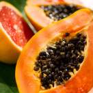 Papaya: beneficii, proprietăți și cum se mănâncă acest fruct exotic