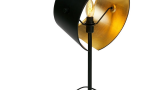 Lampă de birou clasică și elegantă de la WOOD. Are un design flexibil și deosebit. 
