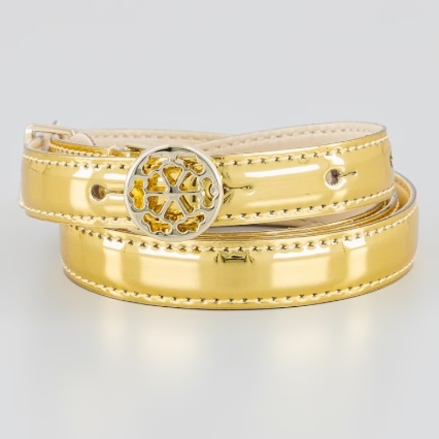 Curea lăcuită aurie cu cataramă cu logo de la Guess 