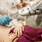 EXCLUSIV. Zile libere pentru fertilizare in vitro, printre cele 13 puncte agreate de sindicate și Guvern