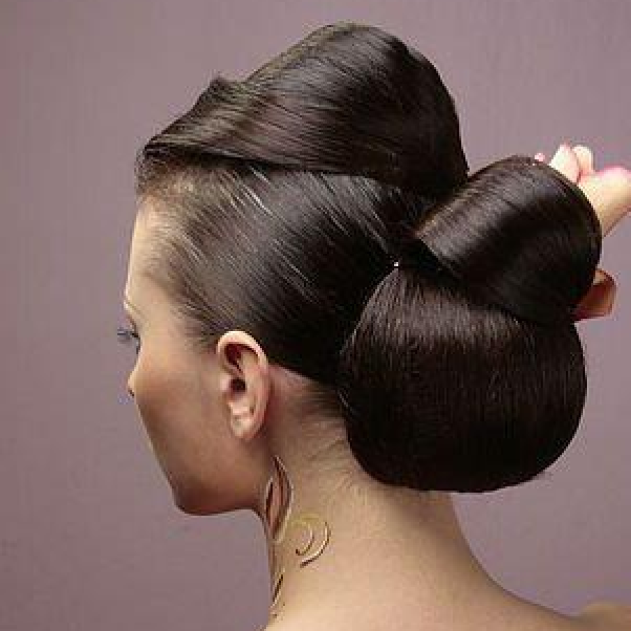 Coc spectaculos si floare in par