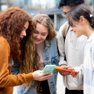 Peste 36.000 de studenți din medii dezavantajate au primit burse sociale în valoare de 157 de milioane de lei