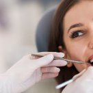 Saliva, un aliat prețios pentru a avea dinți albi și sănătoși