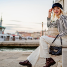 Cum să porți blugii albi? 4 ținute fresh și ușor de purtat