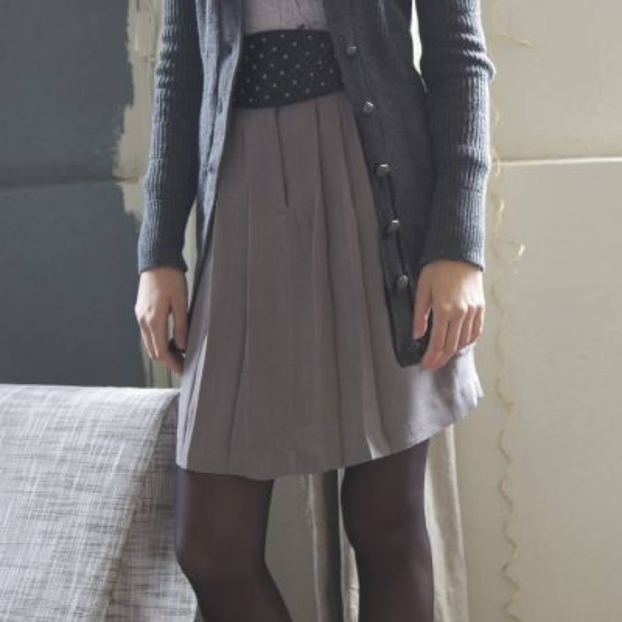 Fustă fluida cu pliuri din două materiale 