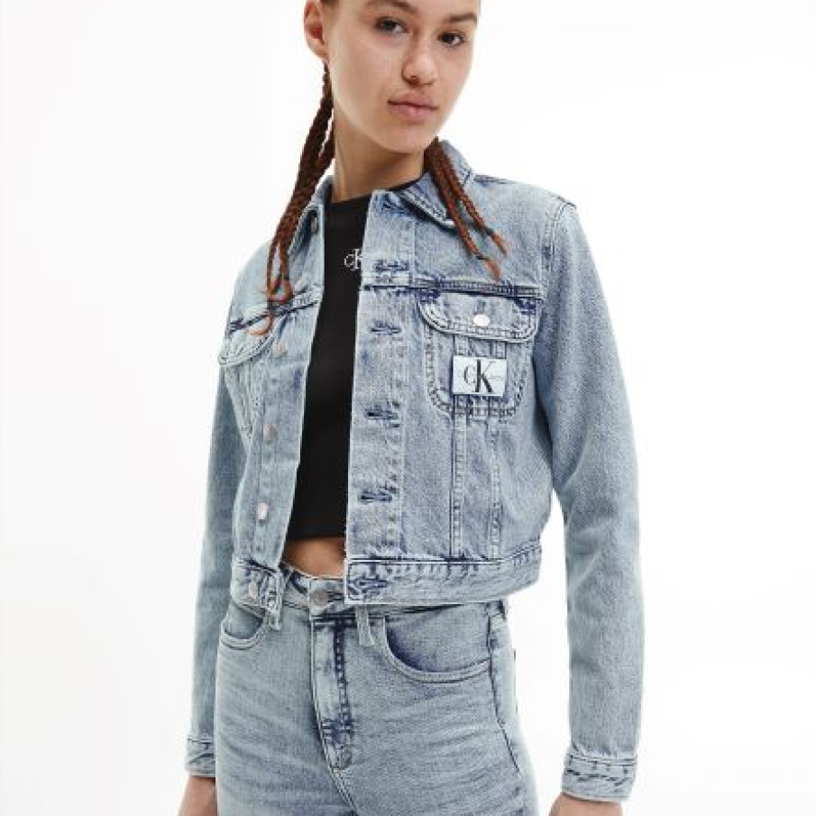 Petrece primăvara în #MyCalvins - look-uri iconice ideale pentru escapade urbane 