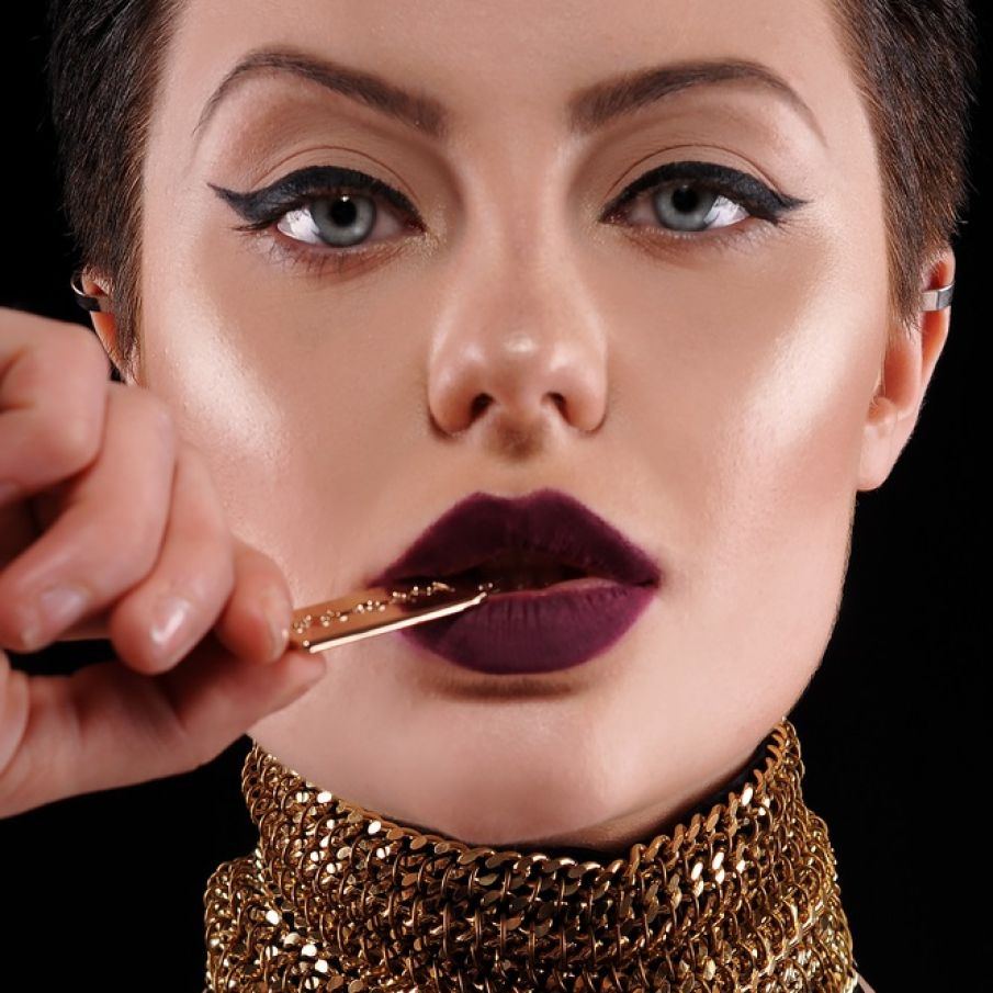 Auriu și zale all-over 