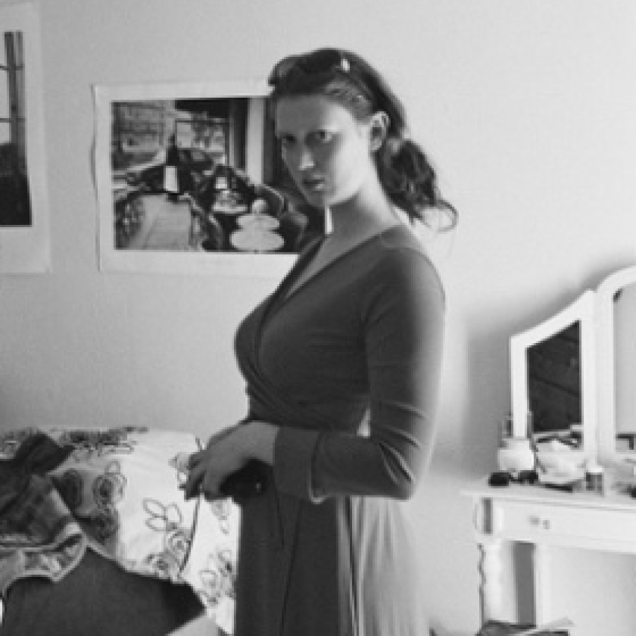 Rochia petrecuta din jerse