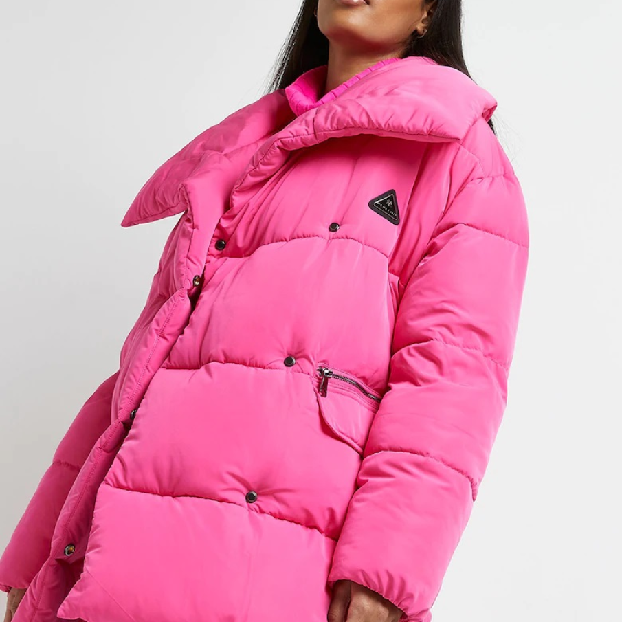 Geacă supradimensionată roz River Island cu aspect matlasat și buzunare cu fermoare