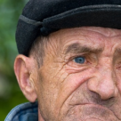 Si batranii plang cateodata... Despre umilinta de a fi batran in Romania 