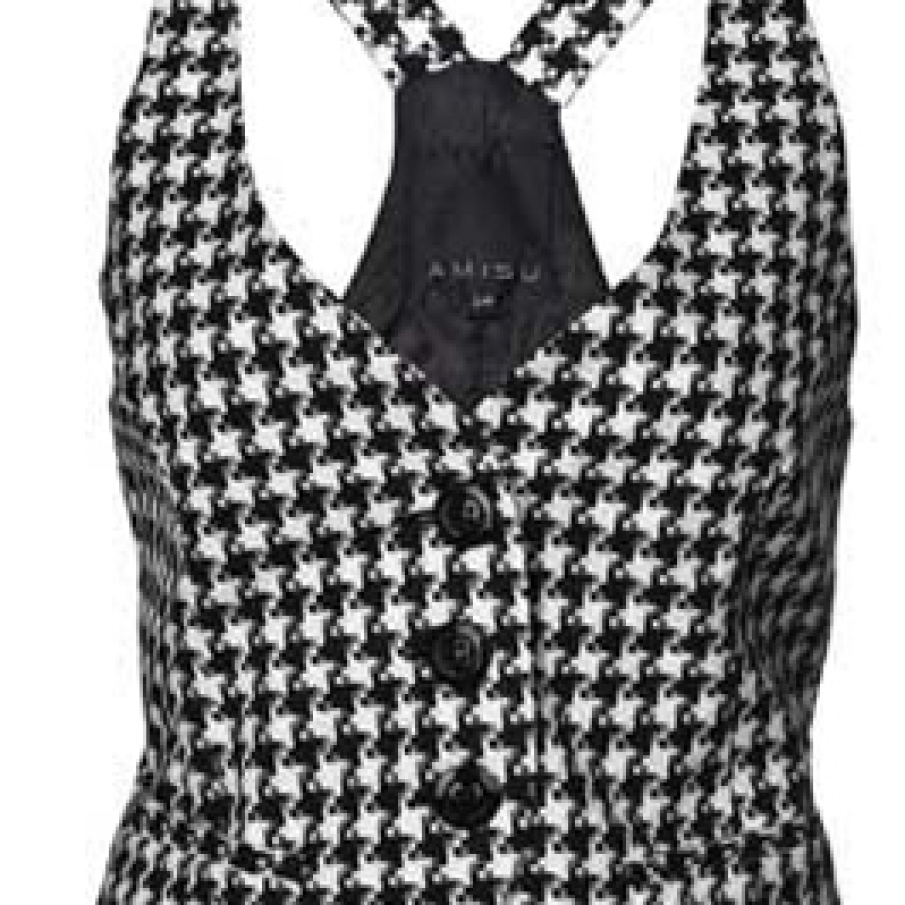 Vesta in carouri alb si negru. 