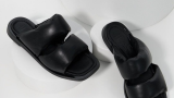 Papuci negri din colecția Answear Lab cu talpă joasă, din gumă, vârf pătrățos și aspect pufos