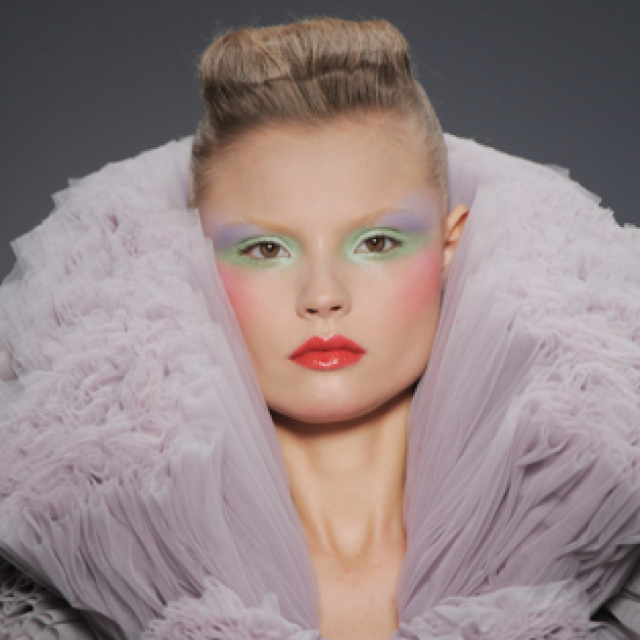 Nuante pastel cu influente punk