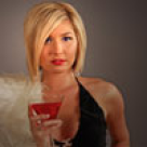 De ce prefera barbatii femeile blonde si slabe?