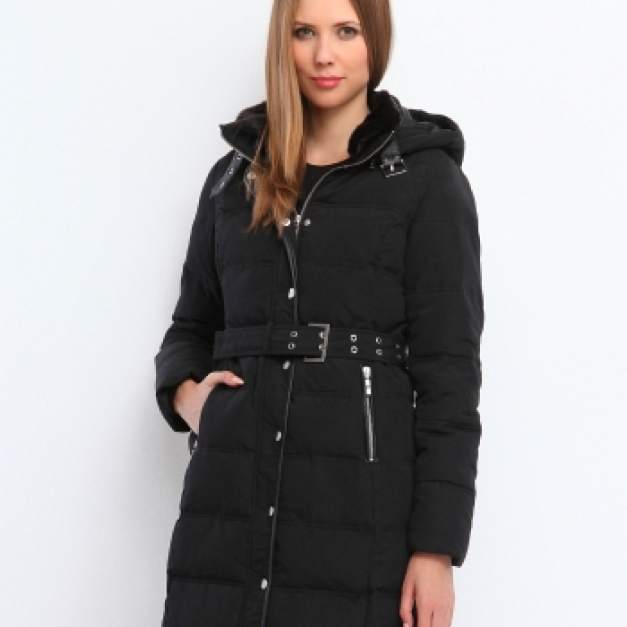 Jacheta lunga, matlasata, de culoare neagra