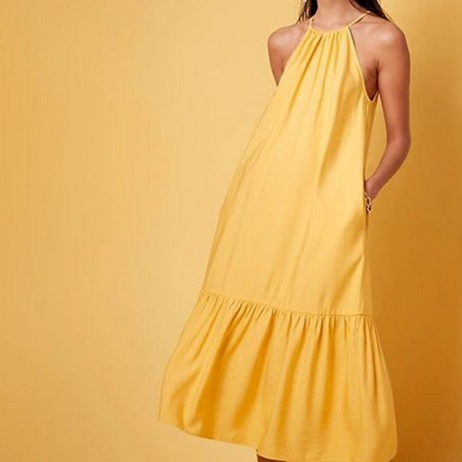 Rochia midi Banana Republic este comodă și lejeră, disponibilă în nuanță de galben șofran. Este confecționată din bumbac. 