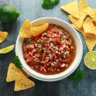 Salsa de roșii - o salată ușor picantă, potrivită pentru o cină de vară cu prietenii