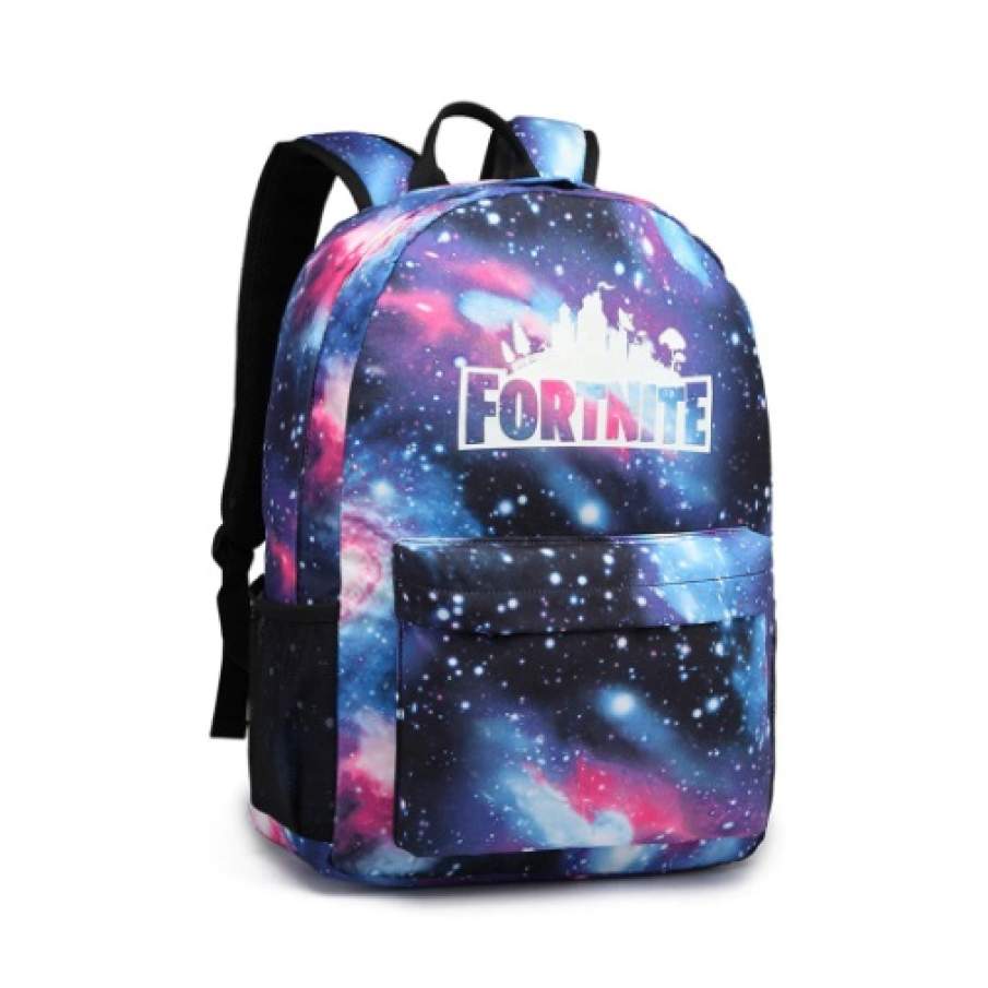 Rucsac pentru copii Fortnite Design Galaxie, inspirat de misteriosul univers. Este rezistent la apă și cu design antifurt. Dispune de design cu element reflectorizant în întuneric, 