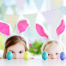 Cu ce cadouri umplem coșul de Paște pentru copii?