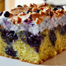 Desertul de duminica: Prajitura cu afine si bezea