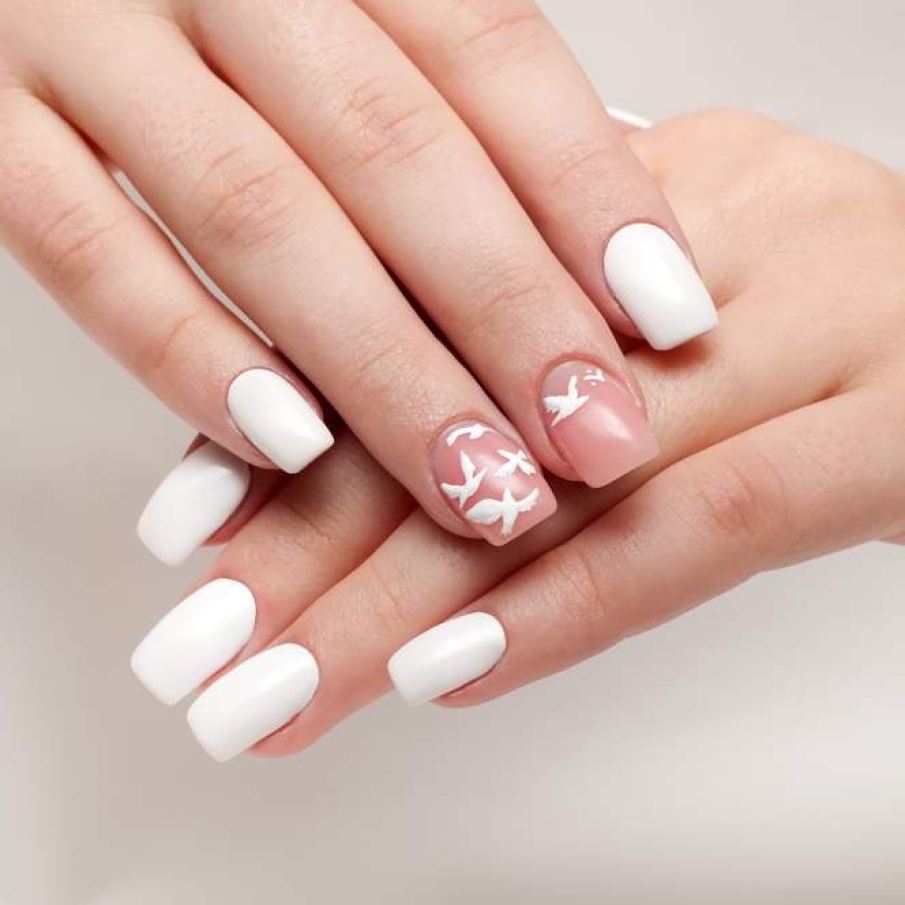 Manichiura de nunta cu detalii pictate (porumbei)