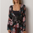 12 bluze si camasi cu imprimeuri deosebite