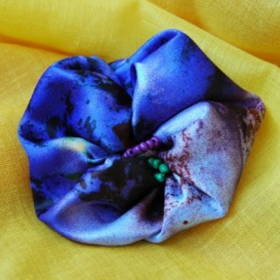 Brosa din matase vegetala