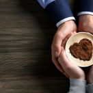  Dragoste cu aromă de cafea Lavazza de Ziua Îndrăgostiților: Ce se află în spatele întrebării „Vrei să ieșim la o cafea?”