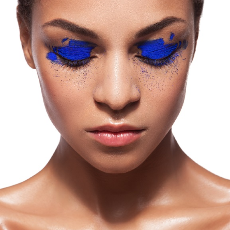 Farduri albastre aplicate aparent dezordonat