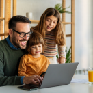 Familia clasică dispare. Ce fel de lume vor construi copiii Generației Beta?