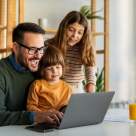 Familia clasică dispare. Ce fel de lume vor construi copiii Generației Beta?