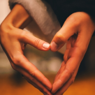 Robert Masters: 7 modalitati de a te conecta cu persoana iubita prin puterea emotiilor tale 