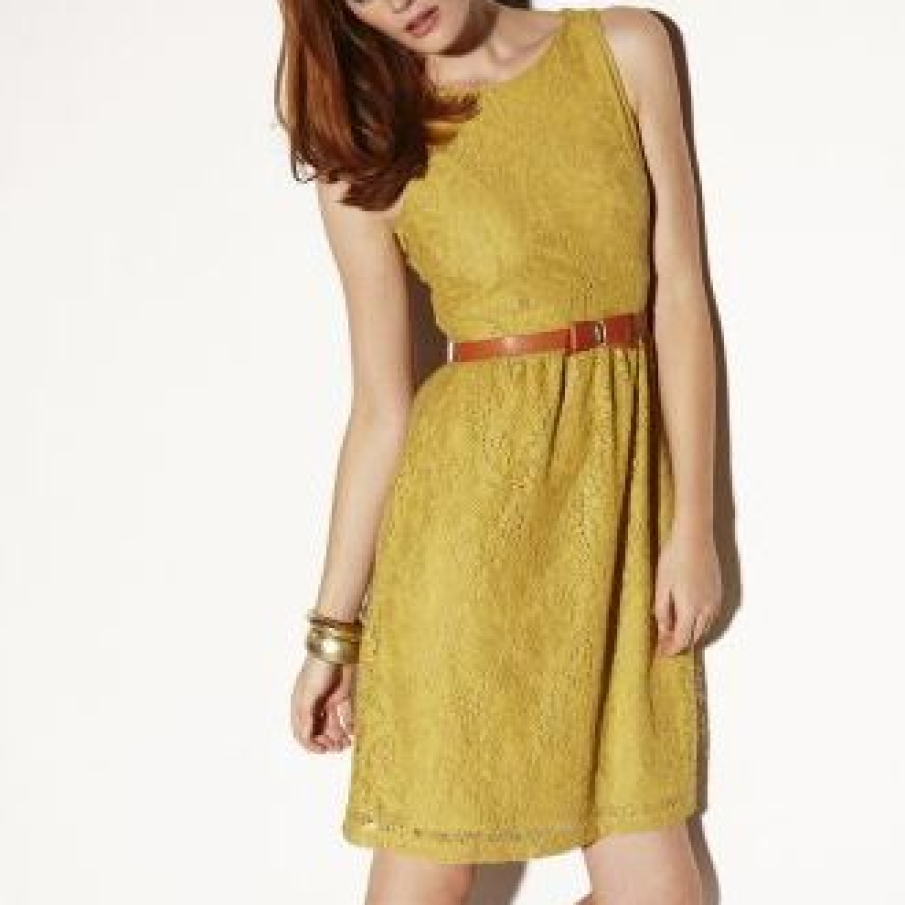 Rochie din dantela galben prafuit