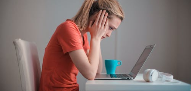 Imi petrec foarte mult timp ingrijorandu-ma cu privire la starea oamenilor din jurul meu. 