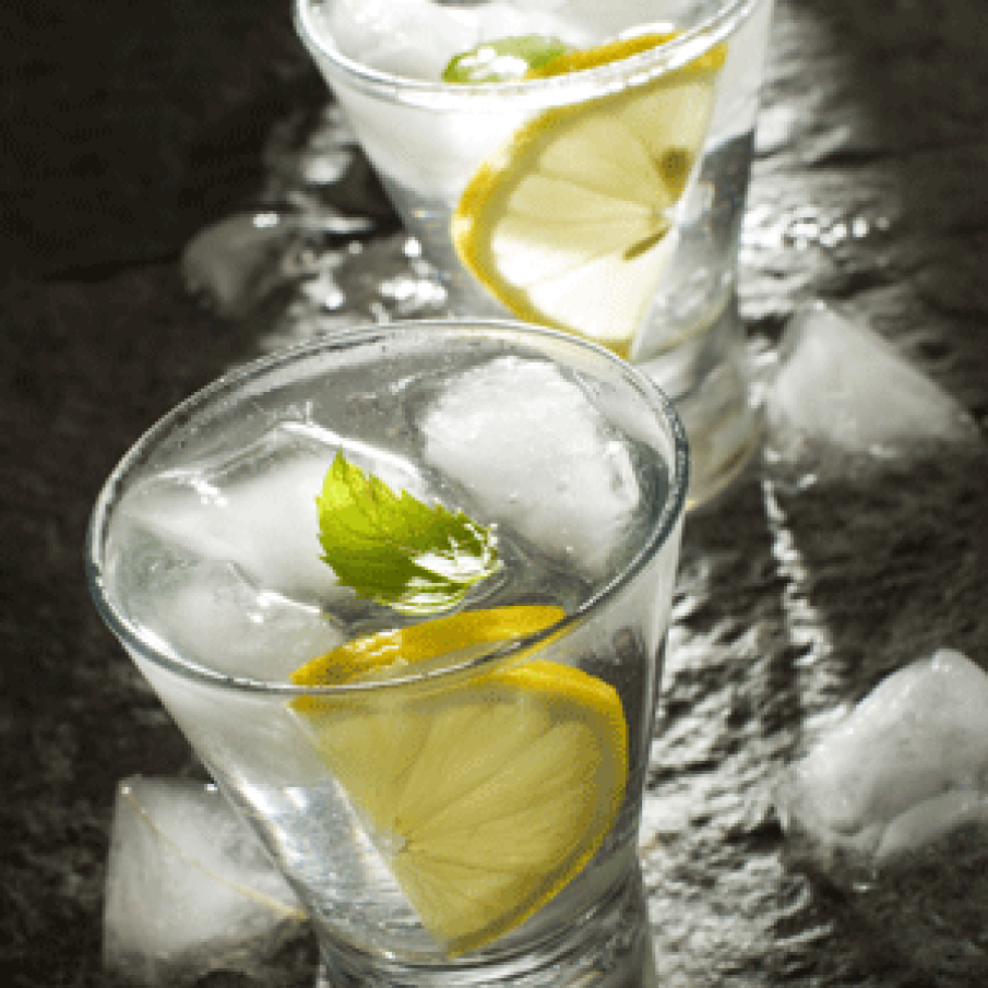 Apa bauta in cantitati mari detoxifica organismul