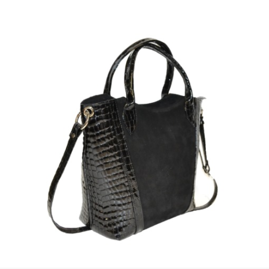 Geantă neagră casual - elegantă, din piele tip crocodil și piele întoarsă. Este dotată cu două barete: de mână și de umăr. 