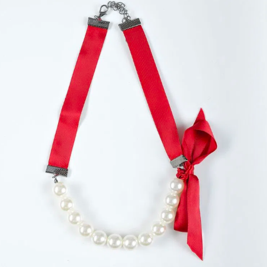 Choker roșu cu perle