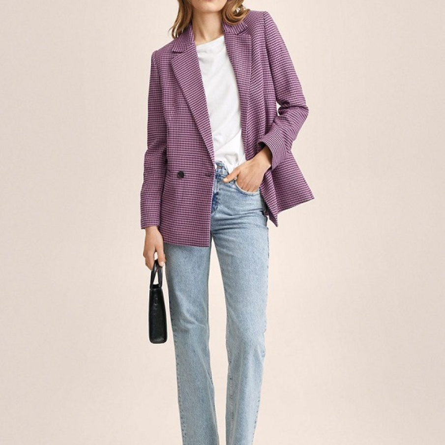 Sacou Mango din țesătură ornamentală, cu un imprimeu de impact, perfect pentru a fi purtat la ținutele casual chich sau sport. 